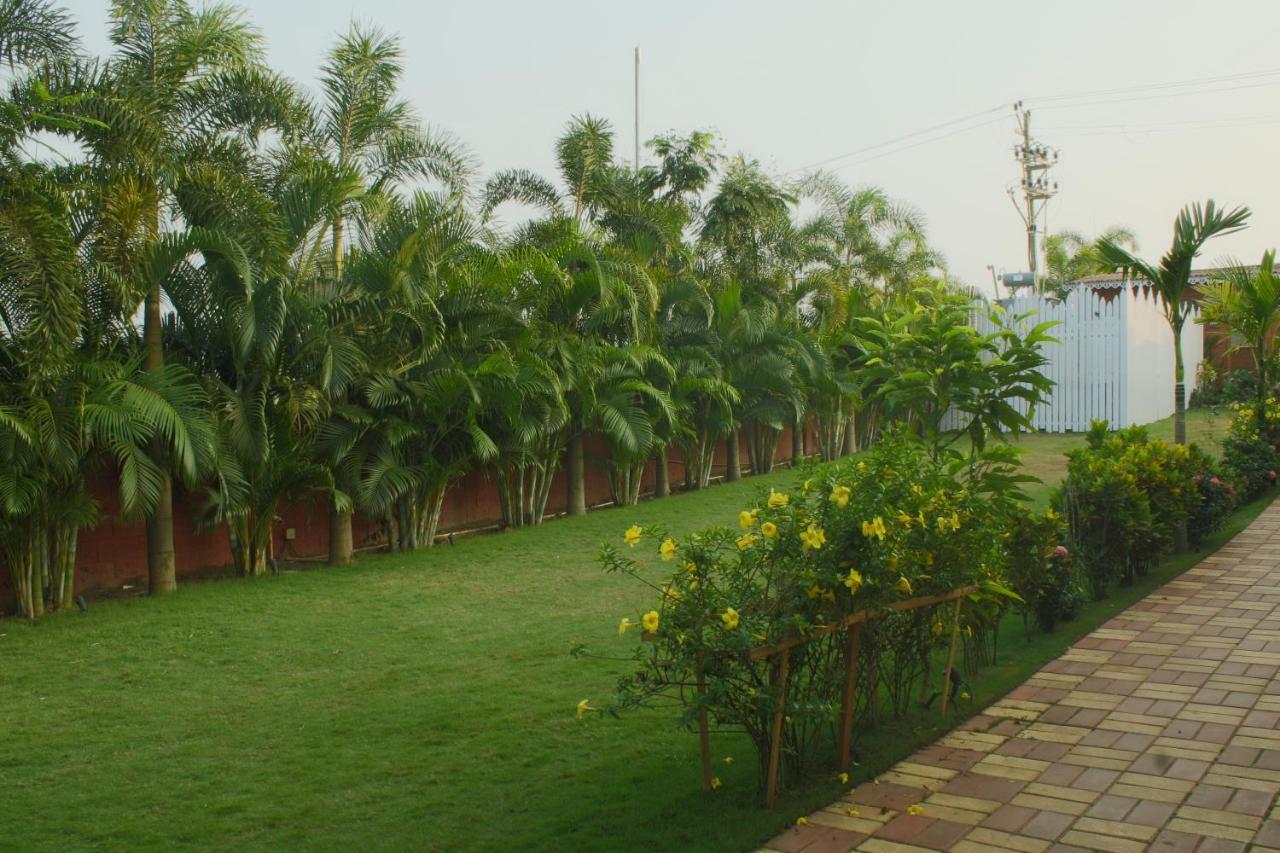Grand Vatika Resort Arambol Ngoại thất bức ảnh