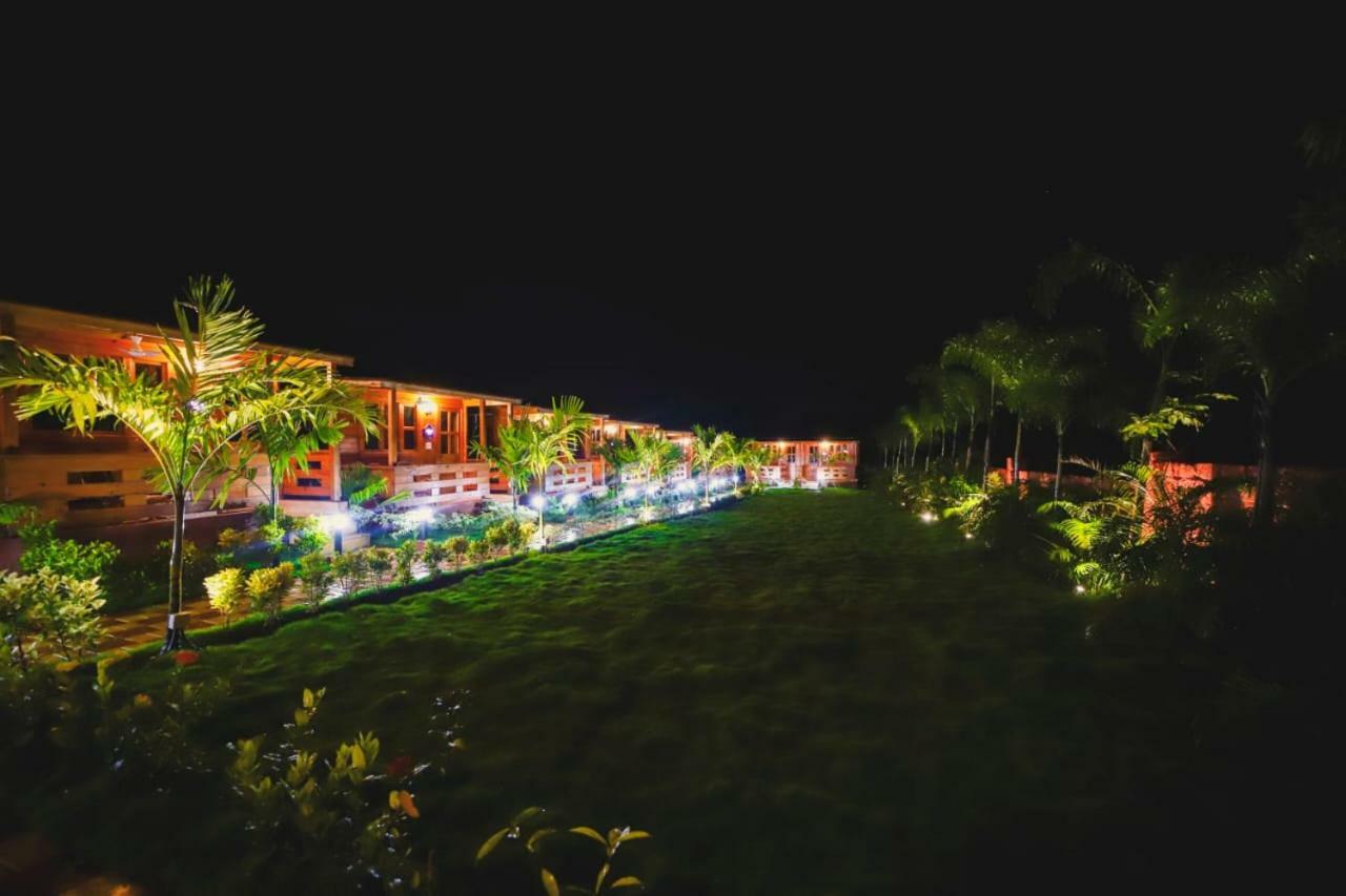 Grand Vatika Resort Arambol Ngoại thất bức ảnh